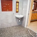 Vivian's Auto Check-in Guest house