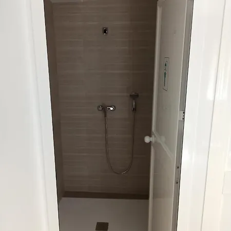 Vivian's Auto Check-in *