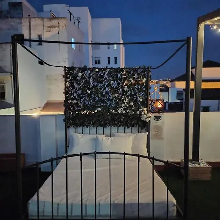 Vivian's Auto Check-in Hostel