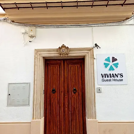 Vivian's Auto Check-in Hostel *