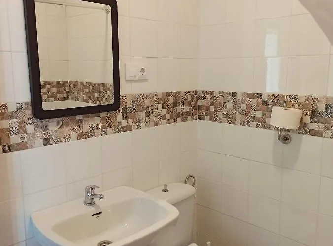 Vivian's Auto Check-in Guest house 2*