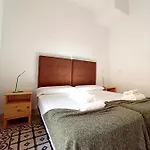 Vivian's Auto Check-in Χέρεζ