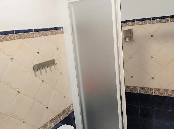 ゲストハウス Vivian's Auto Check-in 2*